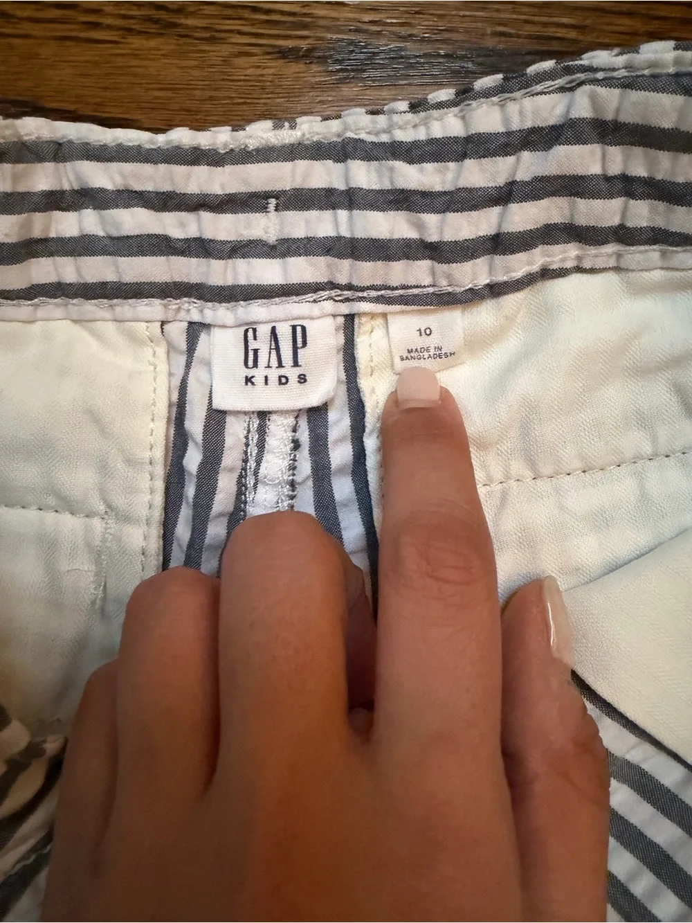 Gap Kids pinstriped seersucker shorts size 10